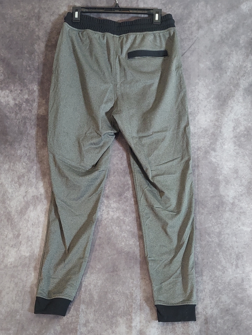 Under Armour Men's Charcoal Joggers Size Medium Excellent Condition - Picture 7 of 7